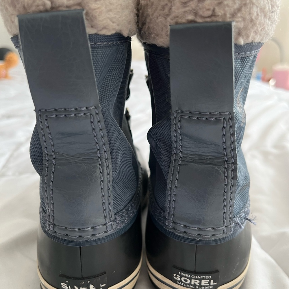 Sorel Navy and Black Snow Boots